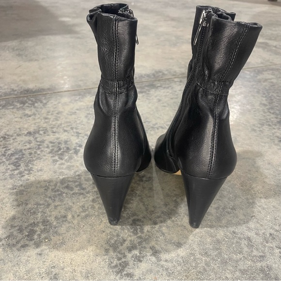 Vince Camuto- SZ 7 Black Leather Addiena Ankle Boot Peep Toe - Picture 8 of 12